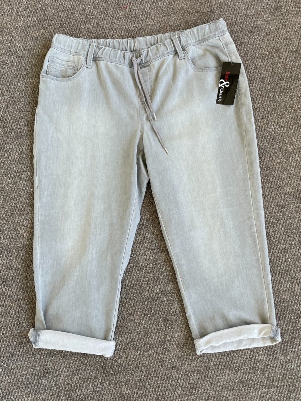 NWT KATE & CHARLIE Women's Soft Knit Drawstring Capris 2X Grey